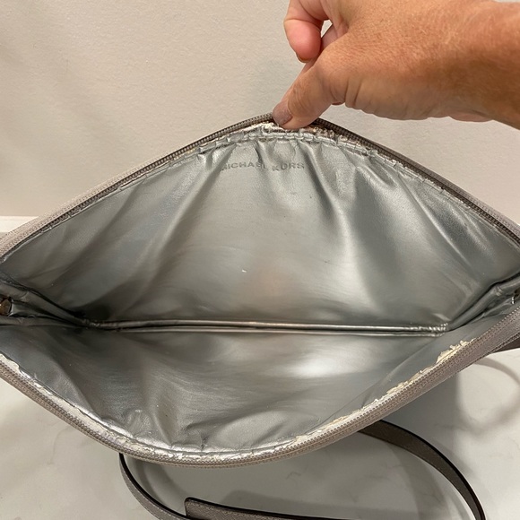 Michael Kors Gray Laptop Case! - Picture 5 of 8